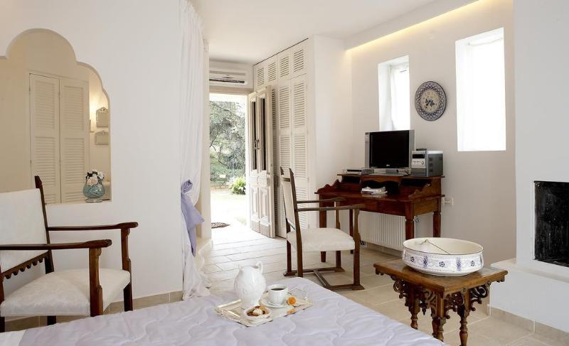 Castello Di Vista Hotel Ipsos Ngoại thất bức ảnh