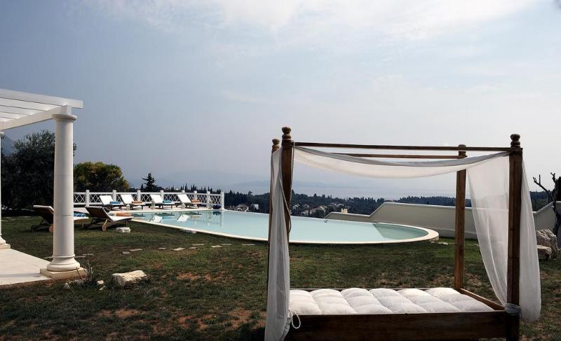 Castello Di Vista Hotel Ipsos Ngoại thất bức ảnh
